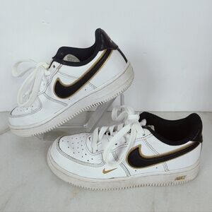 Nike Little Kids' Air Force 1 LV8 Sneakers, 13C